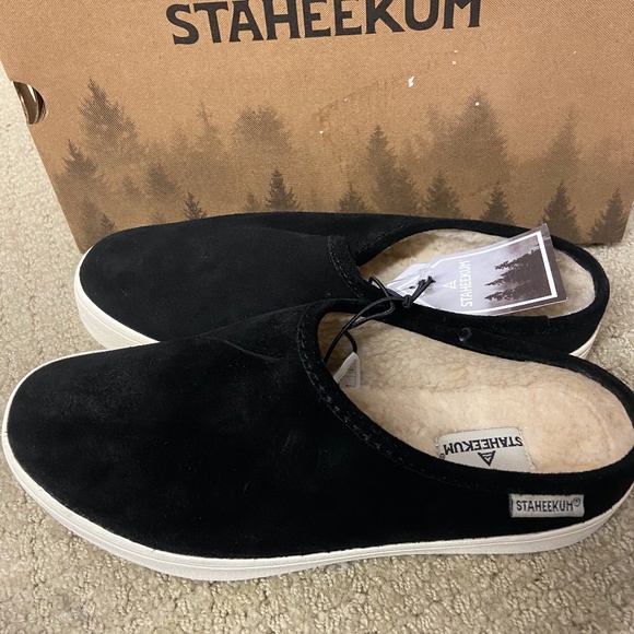 NEW Staheekum Women's Plush Lining Cascade Mule SUEDE BLACK SLIP ON SHOES NIB - Picture 2 of 10